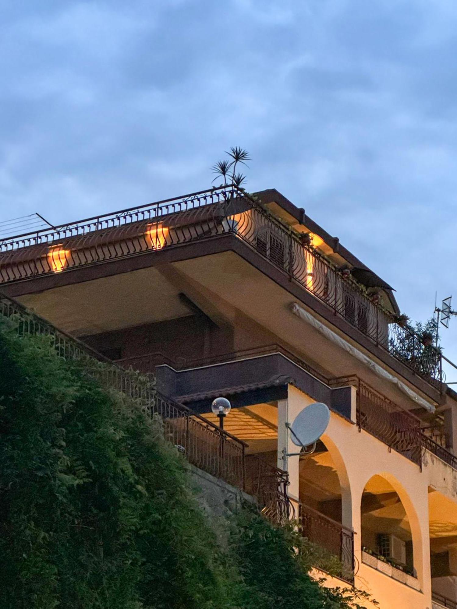 Apartament La Goccia Sul Mare Letojanni Zewnętrze zdjęcie