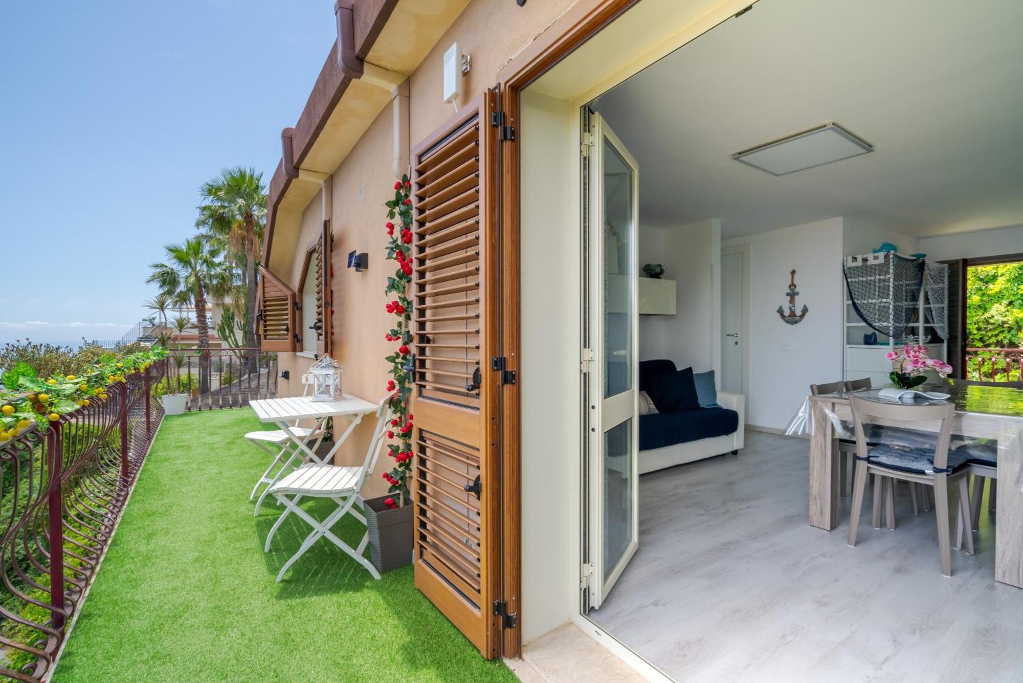 Apartament La Goccia Sul Mare Letojanni Zewnętrze zdjęcie